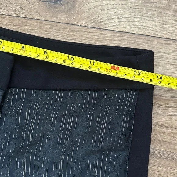 White House Black Market Jaquard Black Gold Ponte Skinny Pants Size 0 - Picture 13 of 14